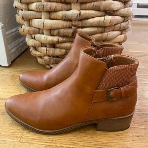 BareTraps Women's Marconi Bootie Size 10